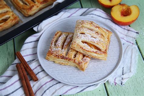 Édes leveles tésztás sütemények