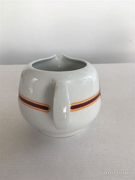 Kiss Edit által tervezett Alföldi Bella-207 porcelán