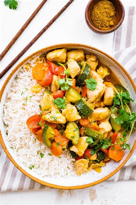 Curry Rice Chicken Salad with fresh vegetables