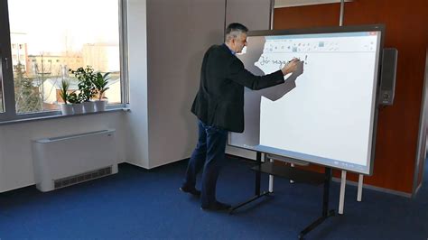 Interaktív tábla helyesírási feladattal