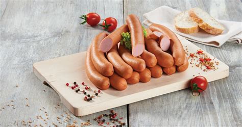 virsli tálalása ünnepi asztalon