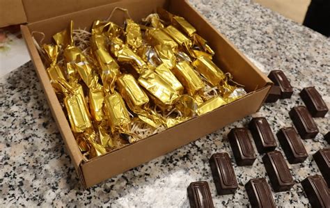 Kézműves szaloncukor készítése fondant alapanyagból