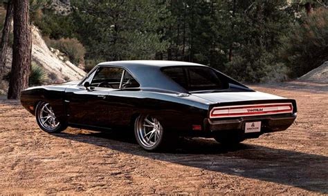Dominic Toretto és az ikonikus Dodge Charger az utcai versenyek forgatagában