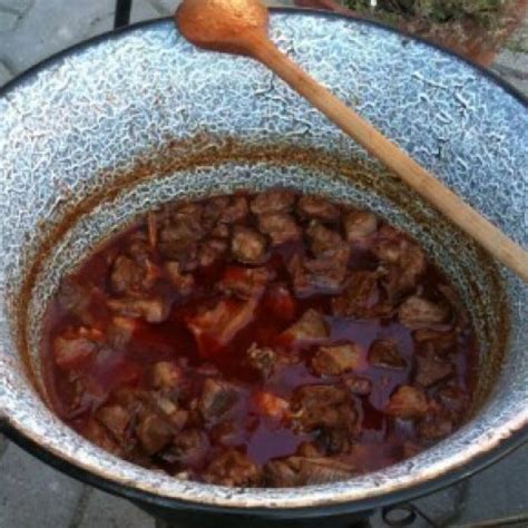 Bográcsban főtt birkapörkölt