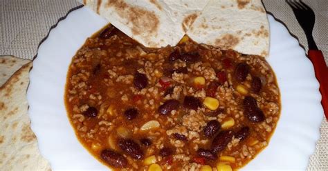 wokban készülő chilis étel