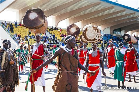 Hagyományos burundi dobosok