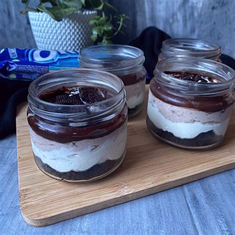 Rétegezett fehér csoki és nutella desszert pohárban