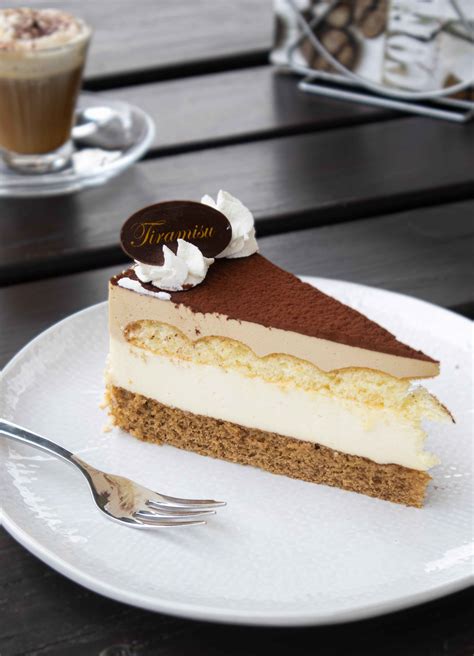 Rétegezett tiramisu torta