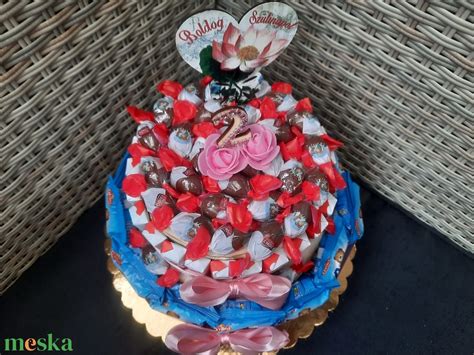 Komplex, többemeletes figurális torta