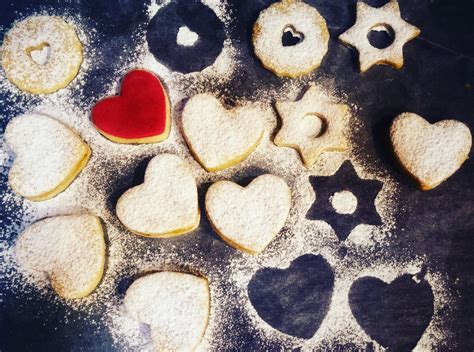 Linzer csillagok dióval és lekvárral