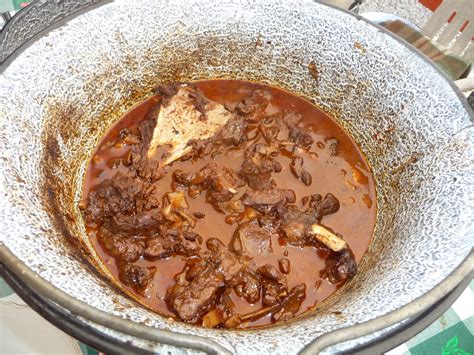 Szarvaspörkölt bográcsban