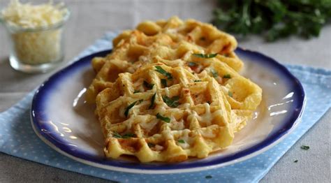 Sós gofri tészta összetevőkkel