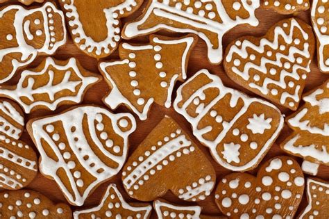 Hagyományos mézeskalács ütőfa és kész mézeskalács