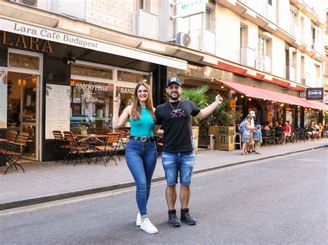 Lara és Chris, a két vendéglátóhely tulajdonosai