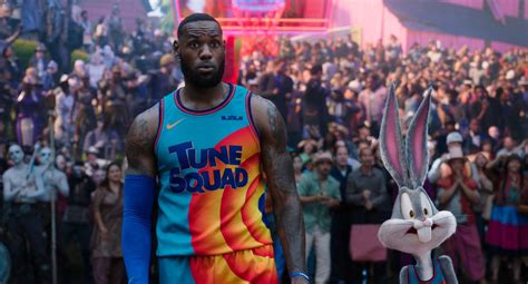 Michael Jordan és Tapsi Hapsi a Space Jam filmben