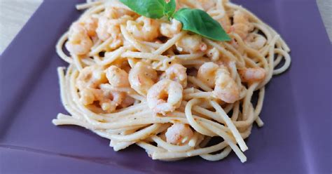 Garnélás tejszínes tagliatelle tányérban