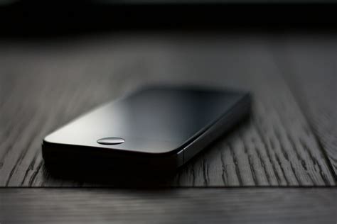 Okostelefonok és tabletek minimális specifikációkat mutató ikonokkal