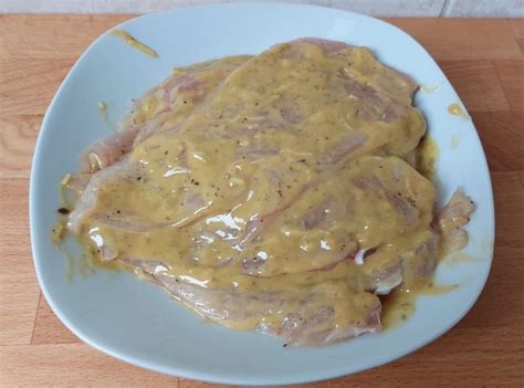 mustáros páccal átitatott sertésszeletek