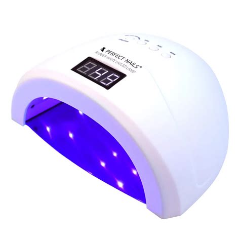 UV/LED lámpa használata körömépítéshez