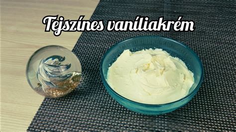 Tejszínes vaníliakrém tálalása gyümölcsökkel és mentával