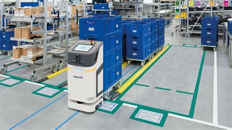 modern automatizált raktár belső nézete