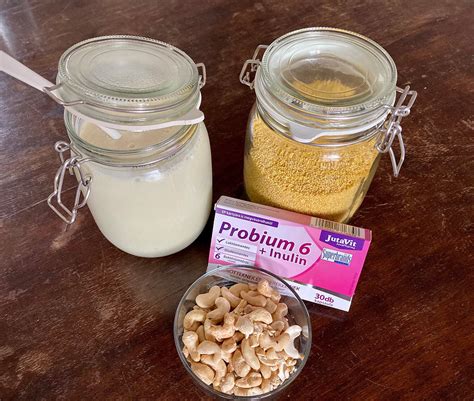 Kész növényi joghurt különböző állagban