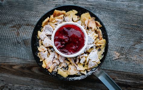 Kaiserschmarrn szilvarösterrel