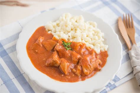többféle étel nokedlivel (pörkölt, leves, önálló fogás)