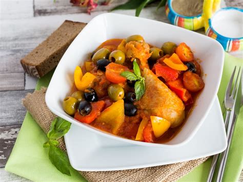 lassan főtt bikafarok ragu mediterrán zöldségekkel