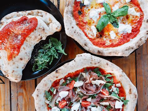 Pizzák a kemencében