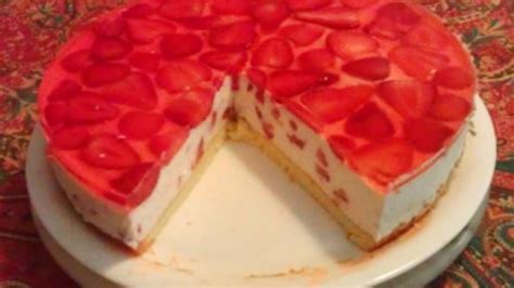 Rétegelt zselés torta keresztmetszete