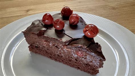Paleo lúdláb torta meggyel