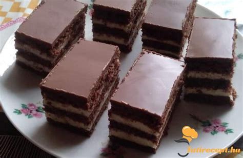 díszített málnás kakaós szelet