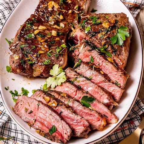 Steak egy tányéron