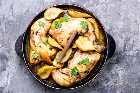 Mustáros csirkecombok friss zöldségekkel