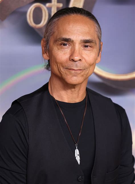 Zahn McClarnon mint Toshaway, a komancsok törzsfőnöke