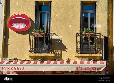 The facade of Babylon Pizzeria with its terrace