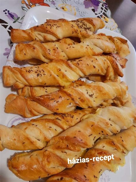 fokhagymás sajt tányéron