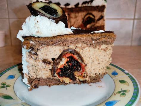 Hagyományos magyar szilvagombóc torta