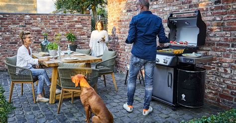 direkt és indirekt grillezési zónák a gázgrillen