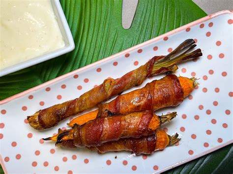 Sörben sült zöldségek tálalva