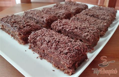 Csokoládés rózsatorta szelet