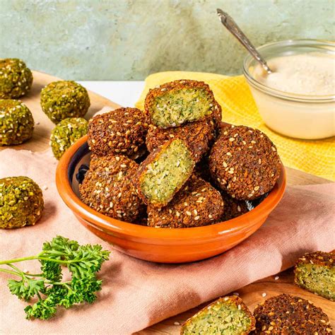 Falafel összetevők a konyhapulton