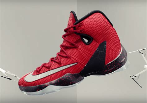 A LeBron 13 Elite talpszerkezete és a Zoom Air egységek elhelyezkedése