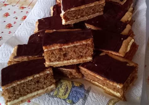 házi készítésű diós rózsa szelet rétegeinek bemutatása