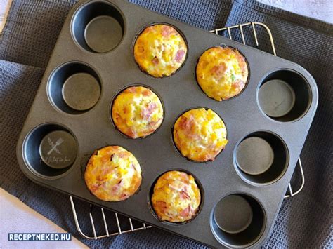 muffin formájú sonkás-sajtos kelt tészta