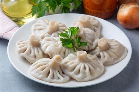 Hinkali fogyasztás közben