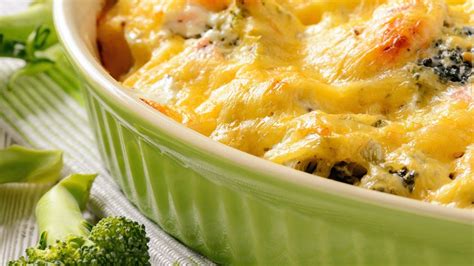 sajtos-brokkolis tésztaétel friss fűszerekkel