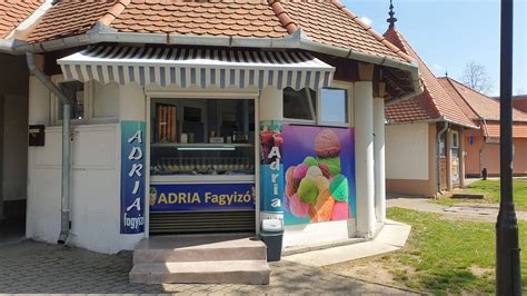 Az Adria fagyizó bejárata