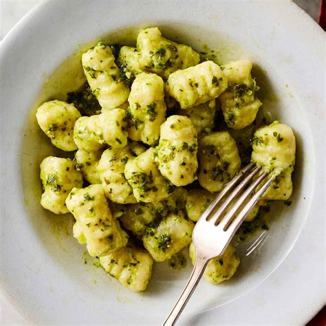 gnocchi formázása villával